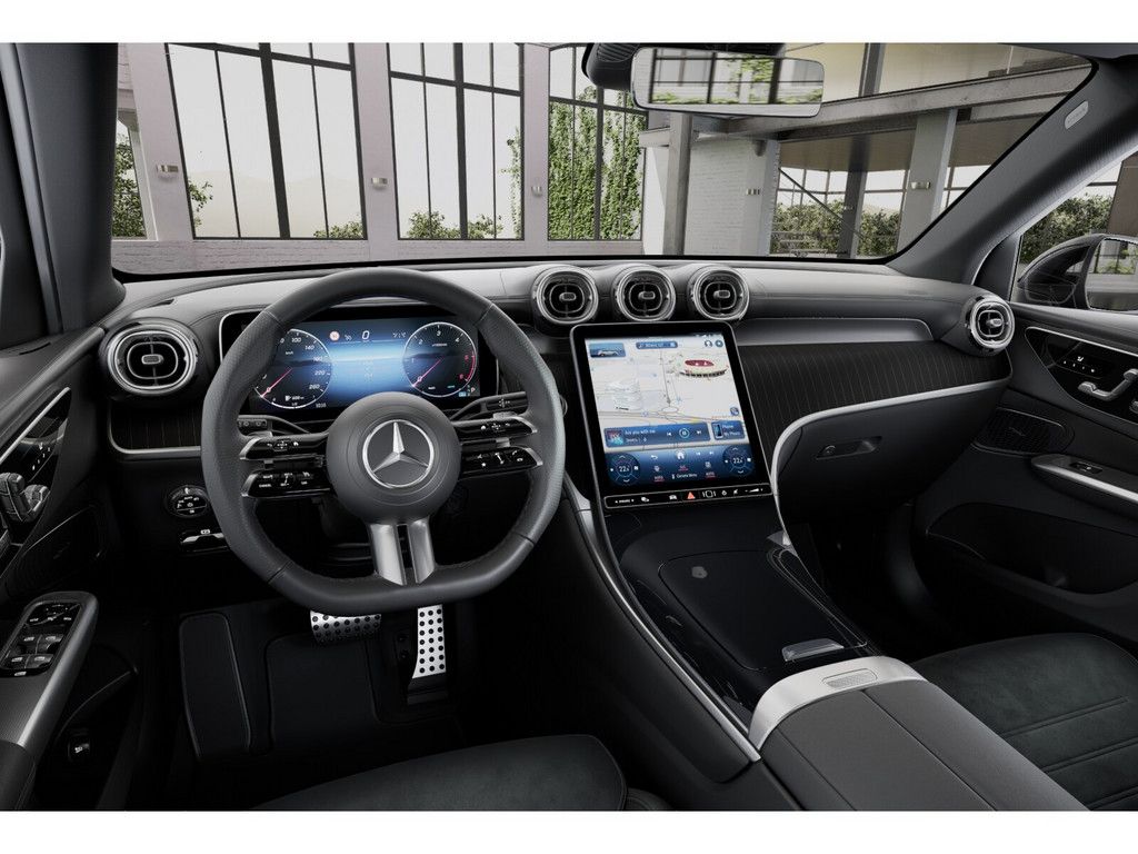 Mercedes-Benz GLC 220 2024 г. Зелёный, пробег 25689 км