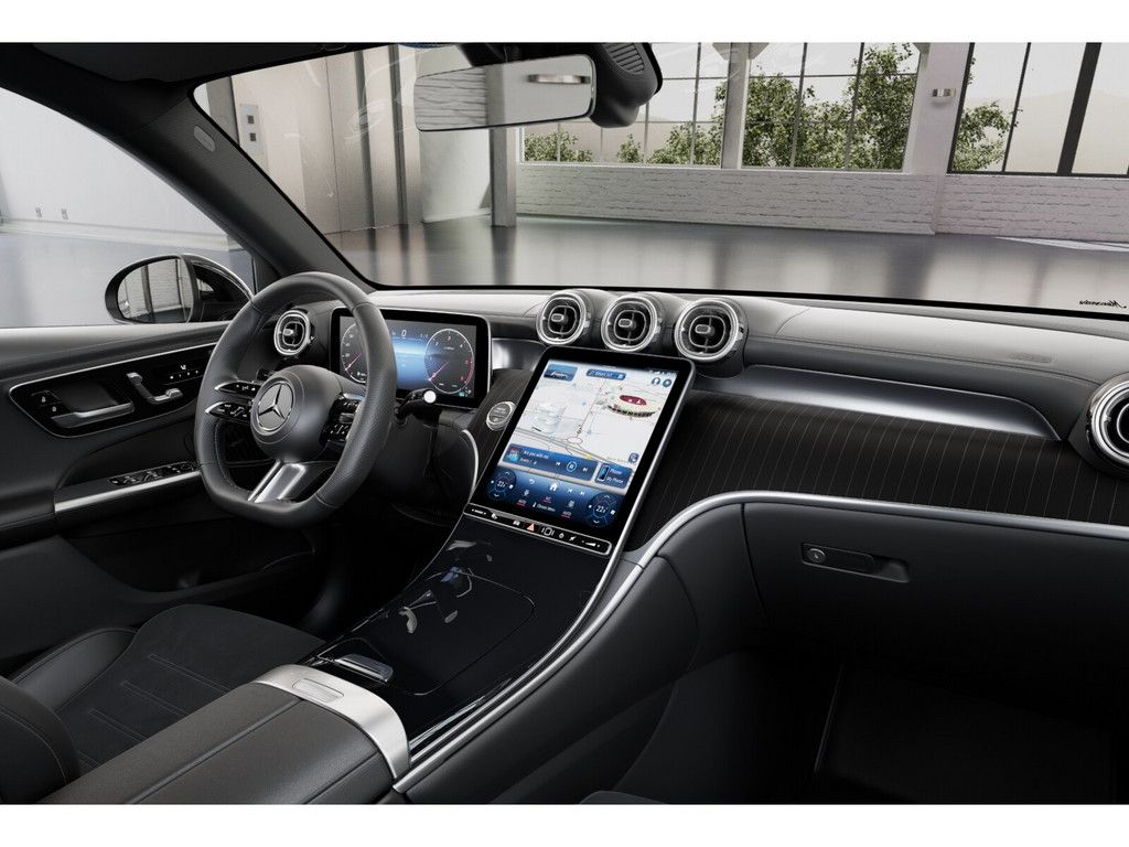 Mercedes-Benz GLC 220 2024 г. Зелёный, пробег 25689 км