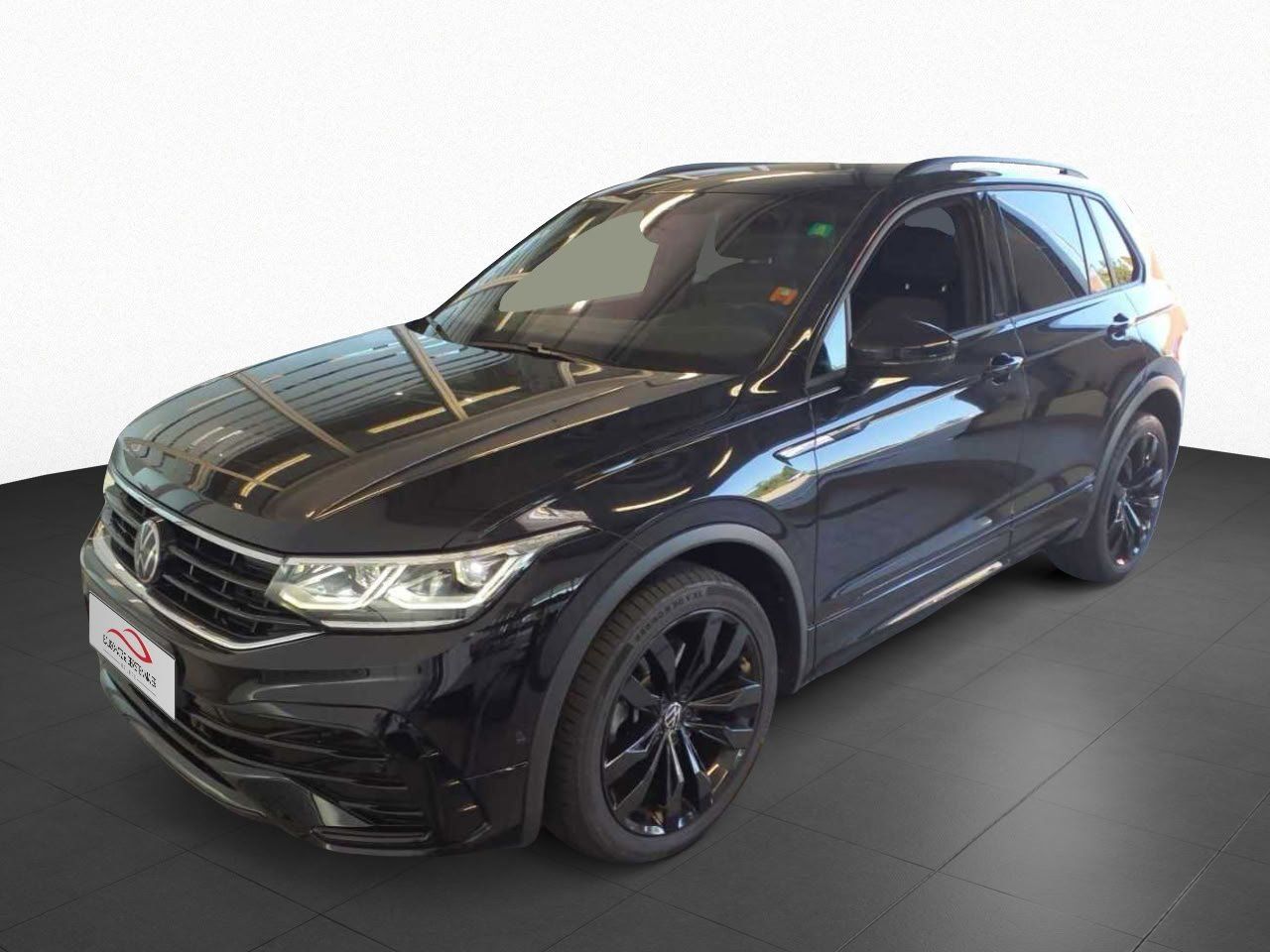 Volkswagen Tiguan 2023 г. Чёрный, пробег 33452 км
