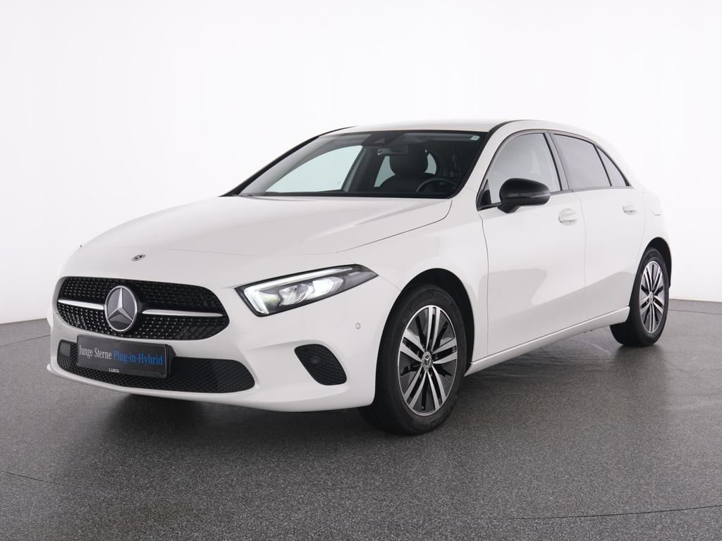 Mercedes-Benz A 250 2022 г. Белый, пробег 33888 км
