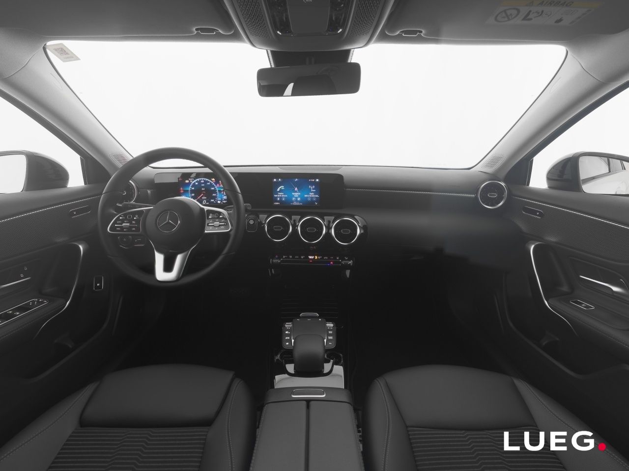 Mercedes-Benz A 250 2022 г. Белый, пробег 33888 км