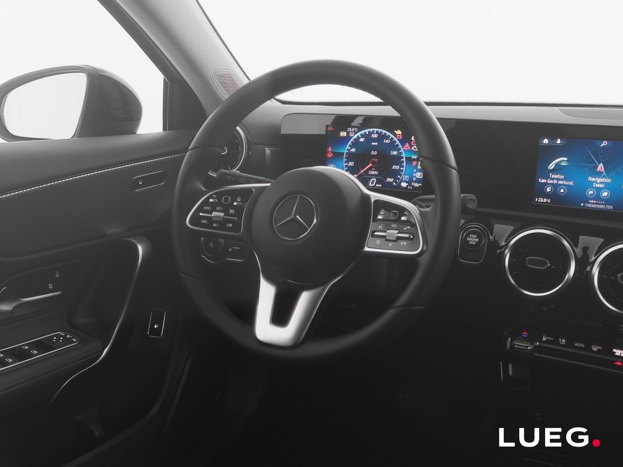 Mercedes-Benz A 250 2022 г. Белый, пробег 33888 км