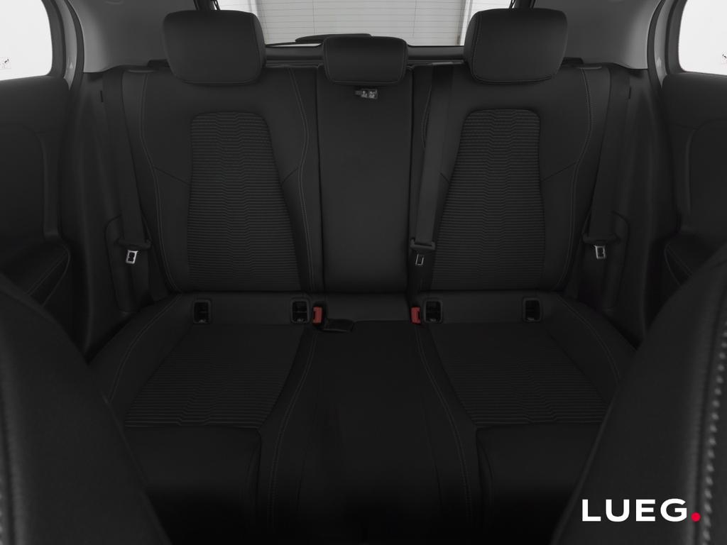 Mercedes-Benz A 250 2022 г. Белый, пробег 33888 км