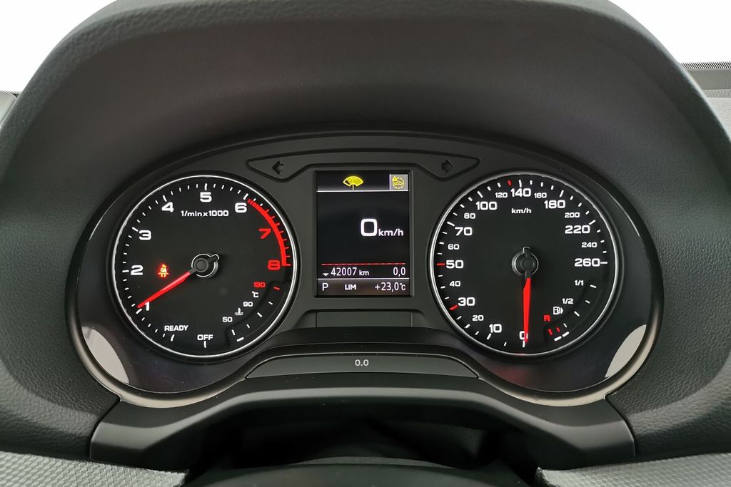 Audi Q2 2023 г. Чёрный, пробег 43003 км