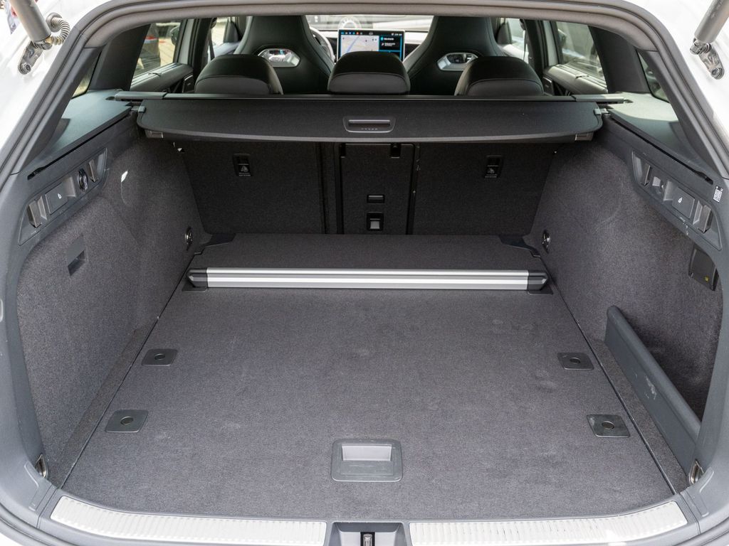 Volkswagen PASSAT VARIANT 2026 г. Белый, пробег 10990 км
