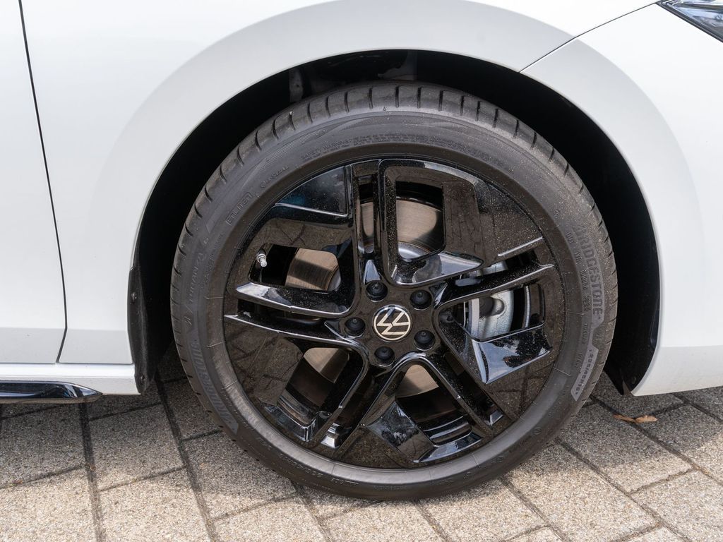 Volkswagen PASSAT VARIANT 2026 г. Белый, пробег 10990 км
