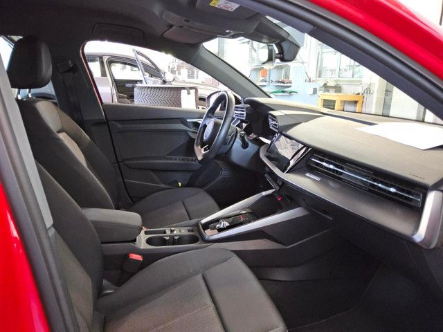 Audi A3 2023 г. Красный, пробег 35200 км