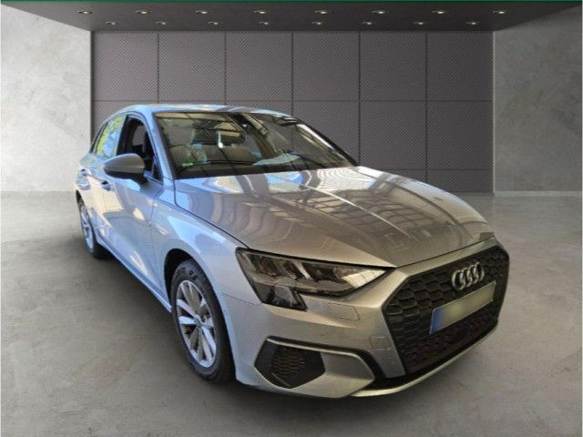 Audi A3 2022 г. Серебристый, пробег 38200 км