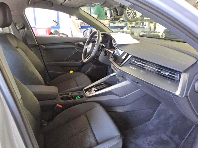 Audi A3 2022 г. Серебристый, пробег 38200 км
