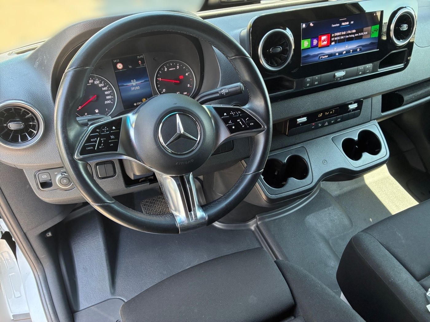 Mercedes-Benz SPRINTER 2025 г. Белый, пробег 39146 км