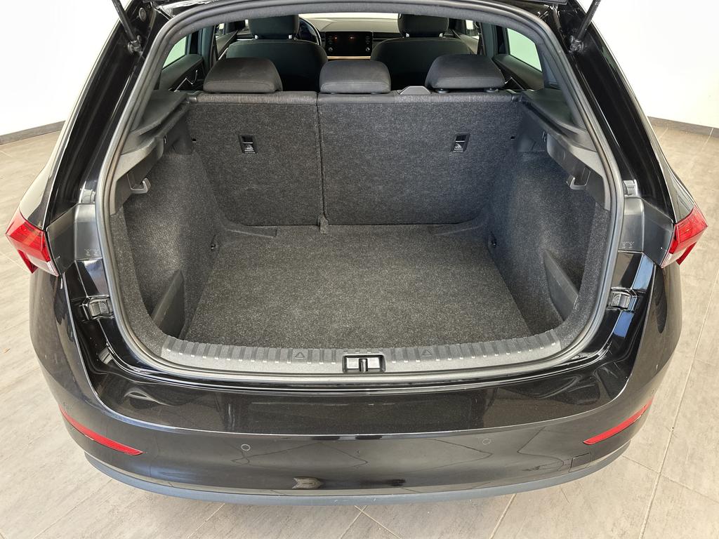 Skoda Scala 2023 г. Чёрный, пробег 44750 км