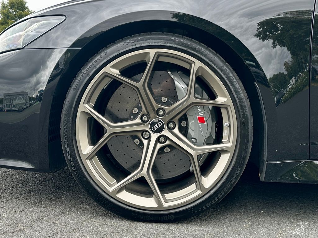 Audi RS6 2025 г. Чёрный, пробег 28590 км