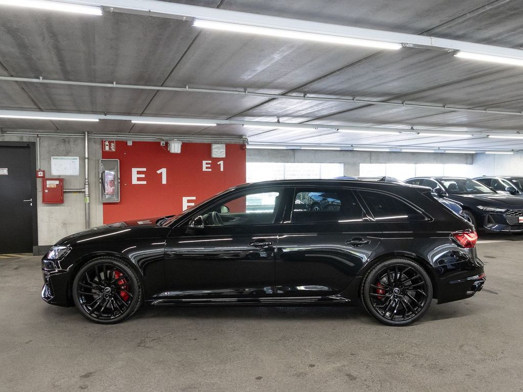Audi RS4 2024 г. Чёрный, пробег 19993 км