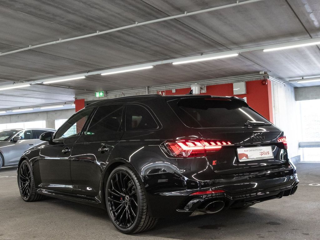 Audi RS4 2024 г. Чёрный, пробег 19993 км