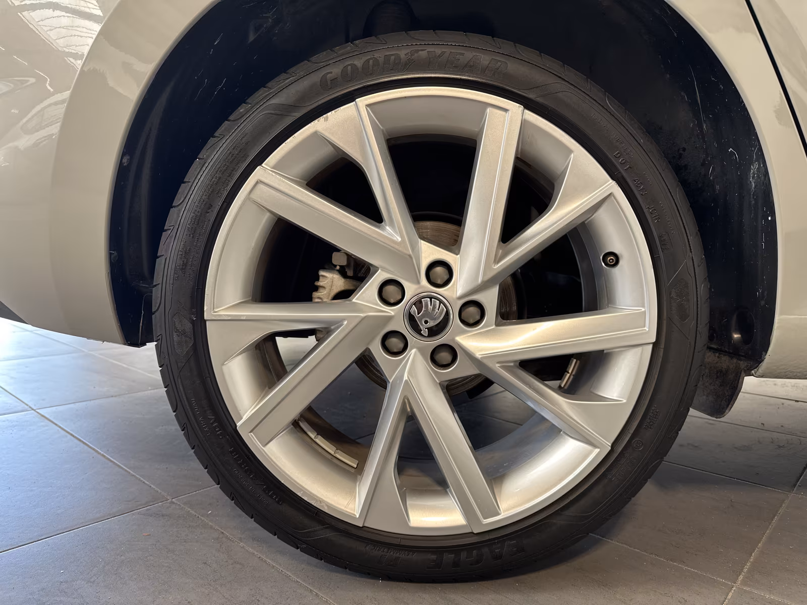 Skoda Scala 2023 г. Серый, пробег 46750 км
