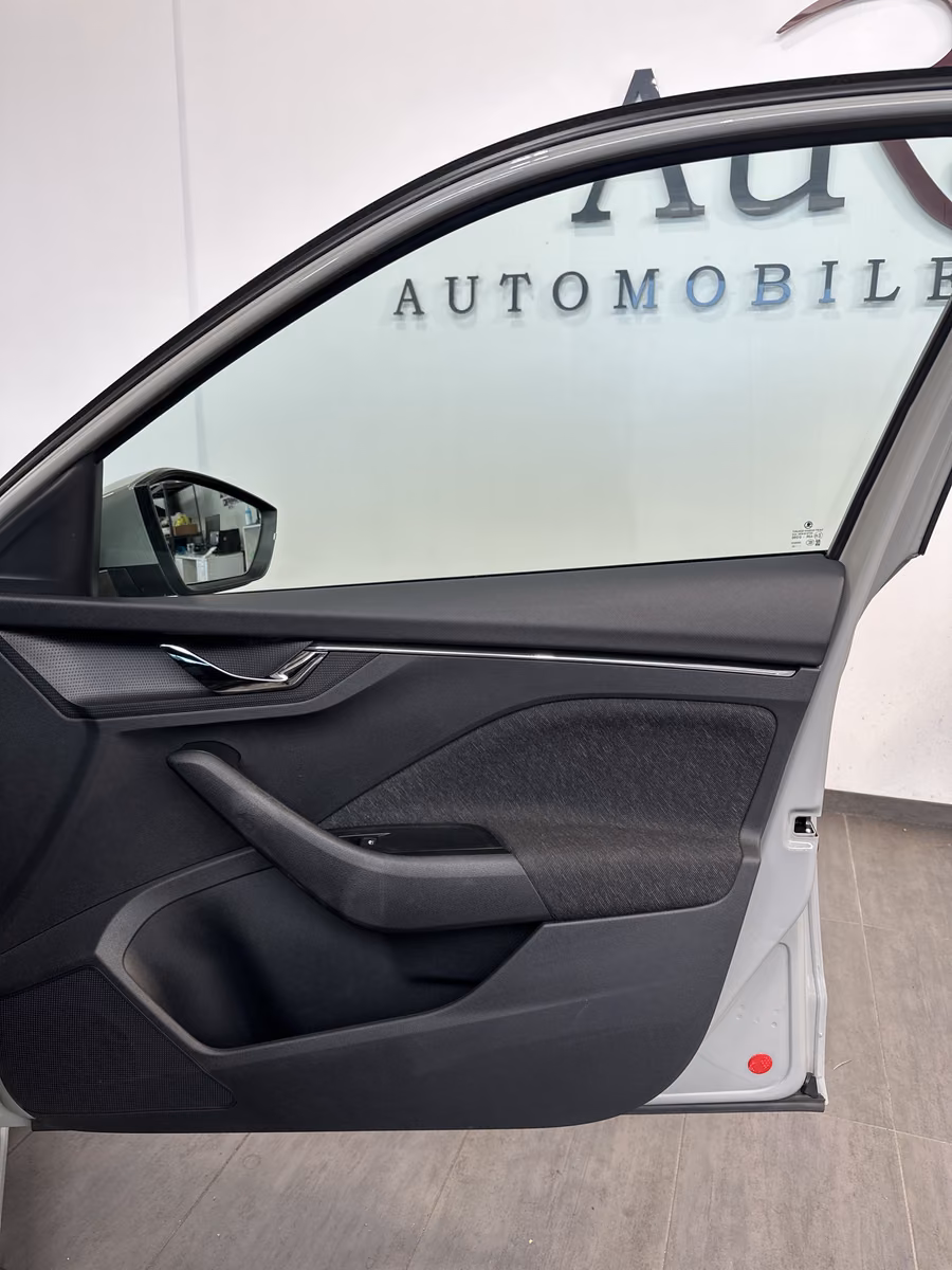 Skoda Scala 2023 г. Серый, пробег 46750 км