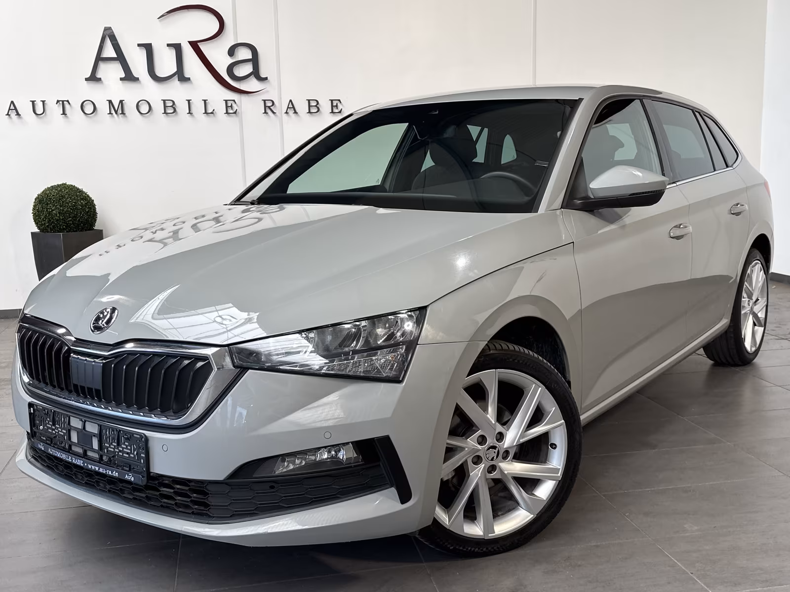 Skoda Scala 2023 г. Серый, пробег 52750 км