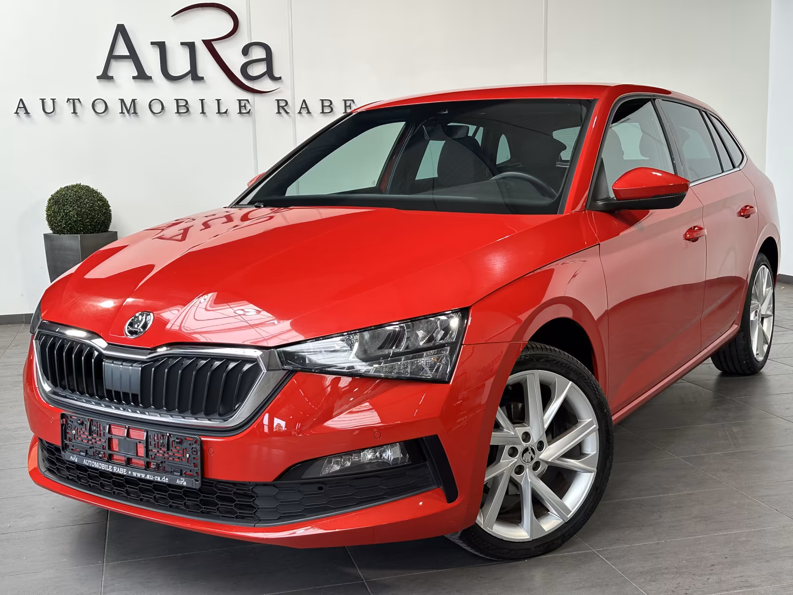 Skoda Scala 2023 г. Красный, пробег 49750 км