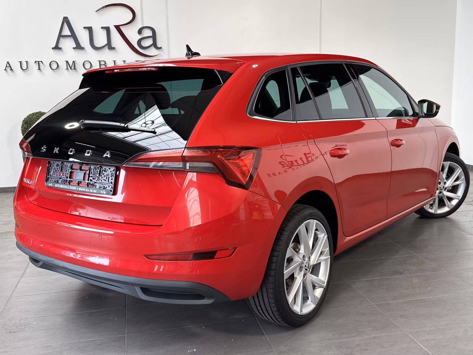 Skoda Scala 2023 г. Красный, пробег 49750 км