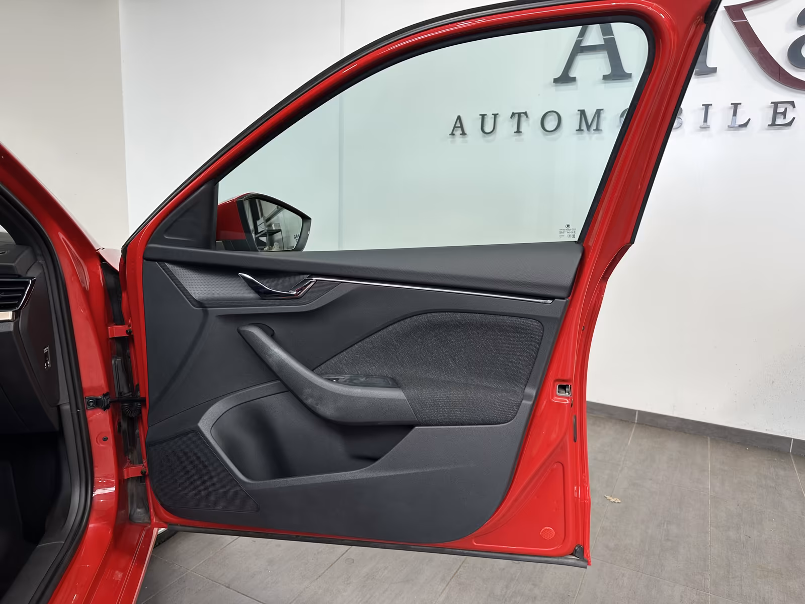 Skoda Scala 2023 г. Красный, пробег 49750 км