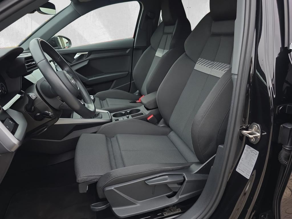 Audi A3 2023 г. Чёрный, пробег 39758 км