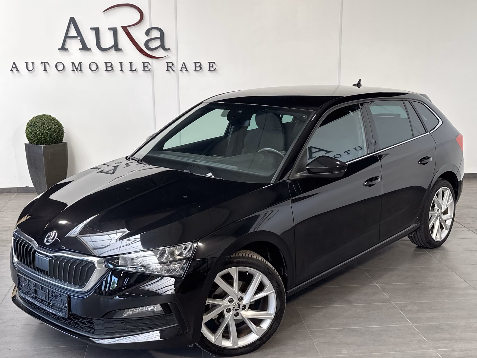 Skoda Scala 2023 г. Чёрный, пробег 49750 км