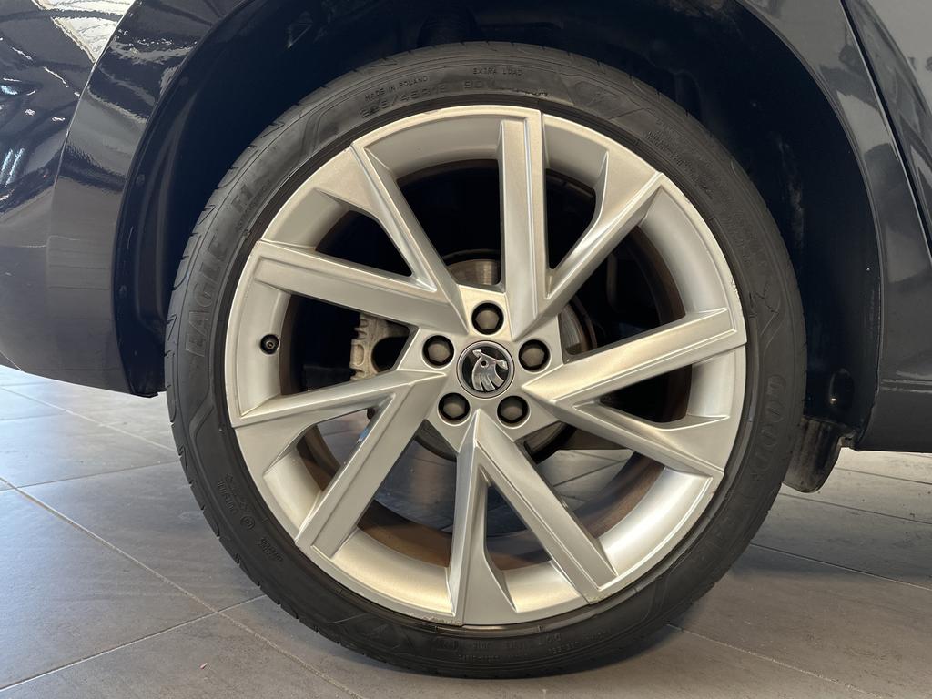 Skoda Scala 2023 г. Чёрный, пробег 49750 км