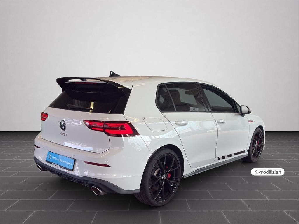 Volkswagen Golf 2022 г. Белый, пробег 41105 км