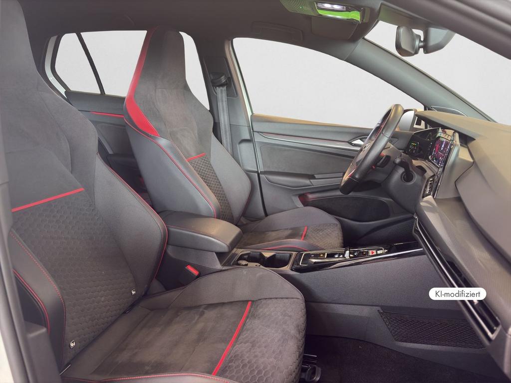 Volkswagen Golf 2022 г. Белый, пробег 41105 км