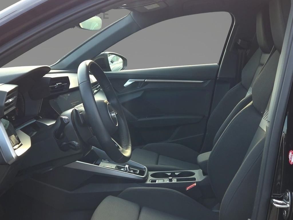 Audi A3 2024 г. Чёрный, пробег 27700 км