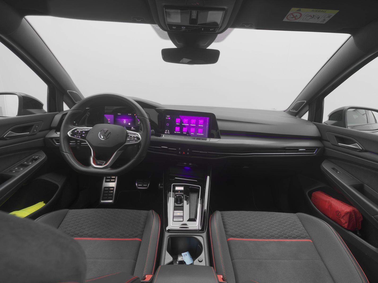 Volkswagen Golf 2024 г. Чёрный, пробег 17100 км
