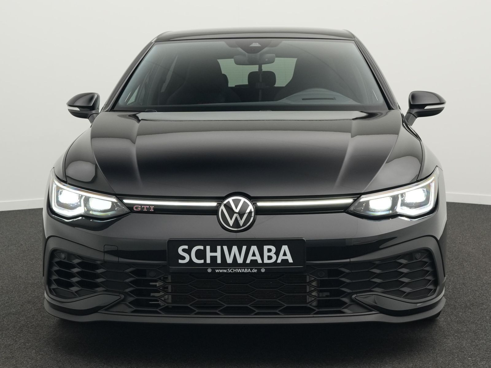 Volkswagen Golf 2024 г. Чёрный, пробег 17100 км