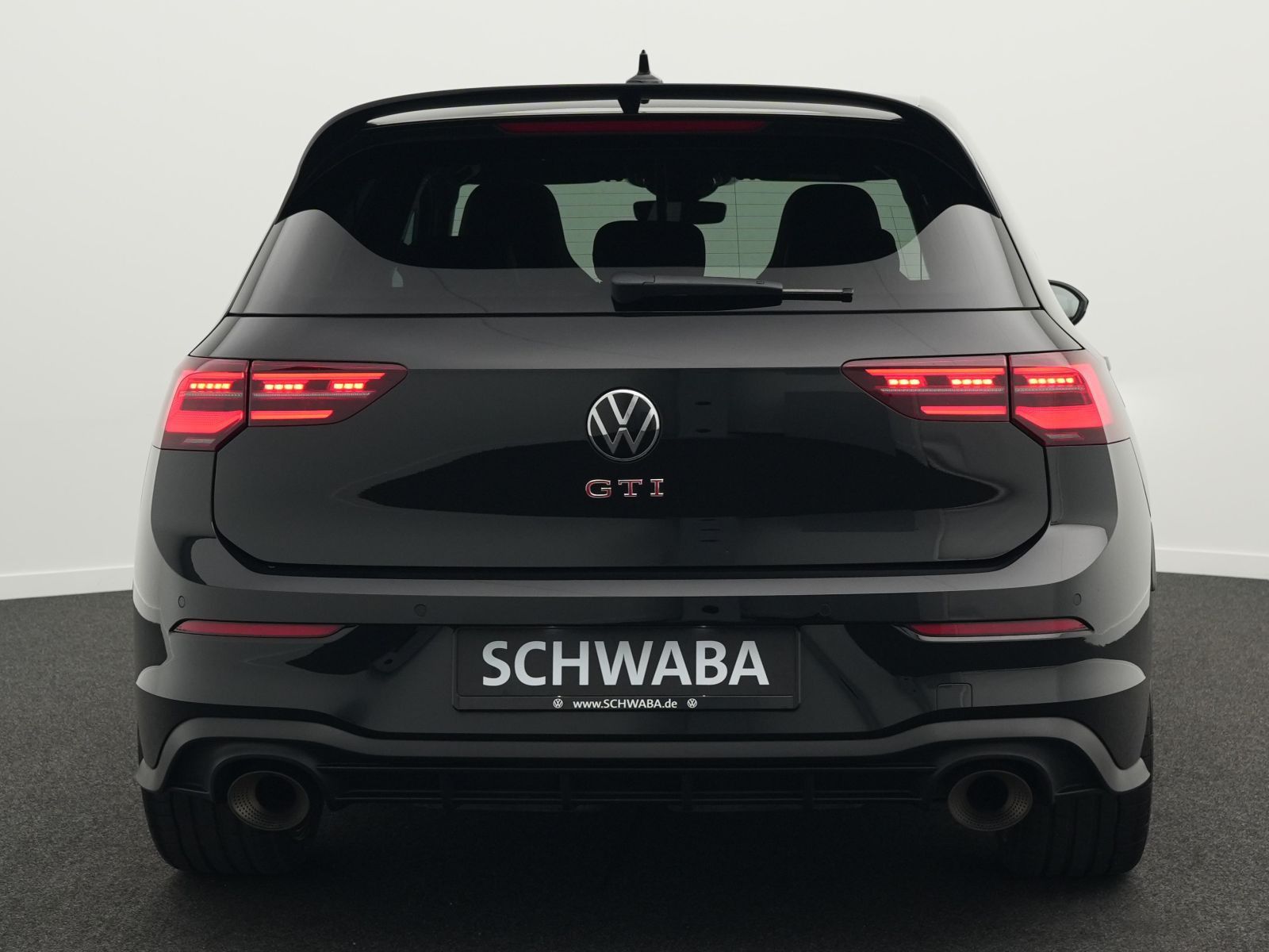 Volkswagen Golf 2024 г. Чёрный, пробег 17100 км