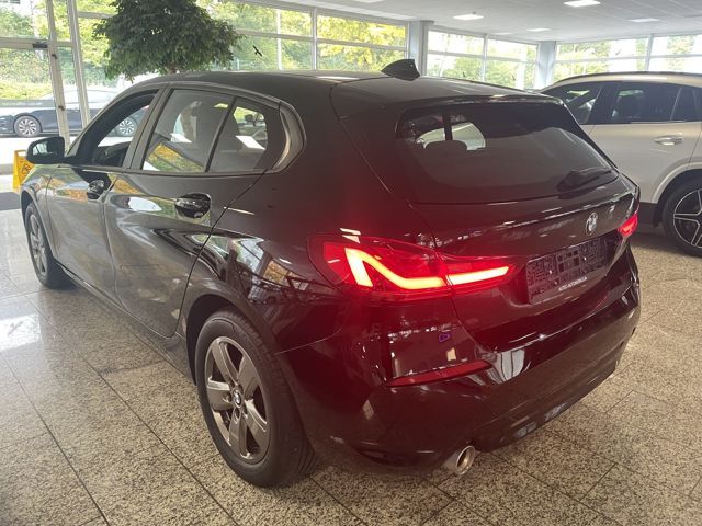 BMW 118 2021 г. Чёрный, пробег 30000 км