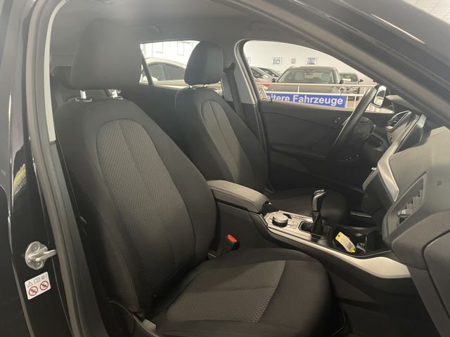 BMW 118 2021 г. Чёрный, пробег 30000 км