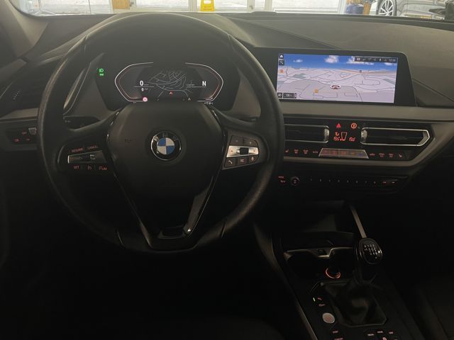 BMW 118 2021 г. Чёрный, пробег 30000 км