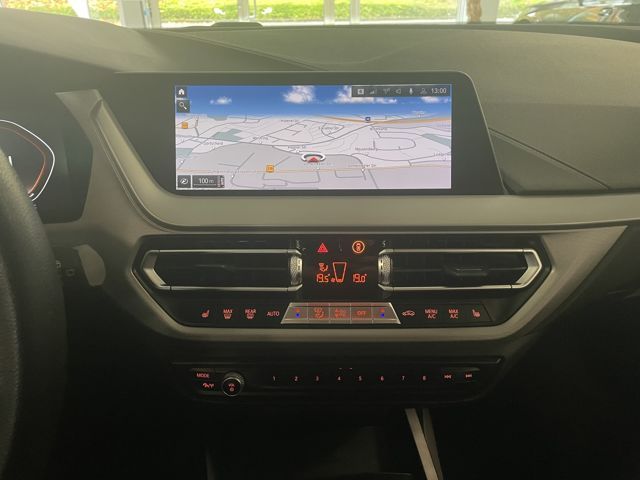 BMW 118 2021 г. Чёрный, пробег 30000 км