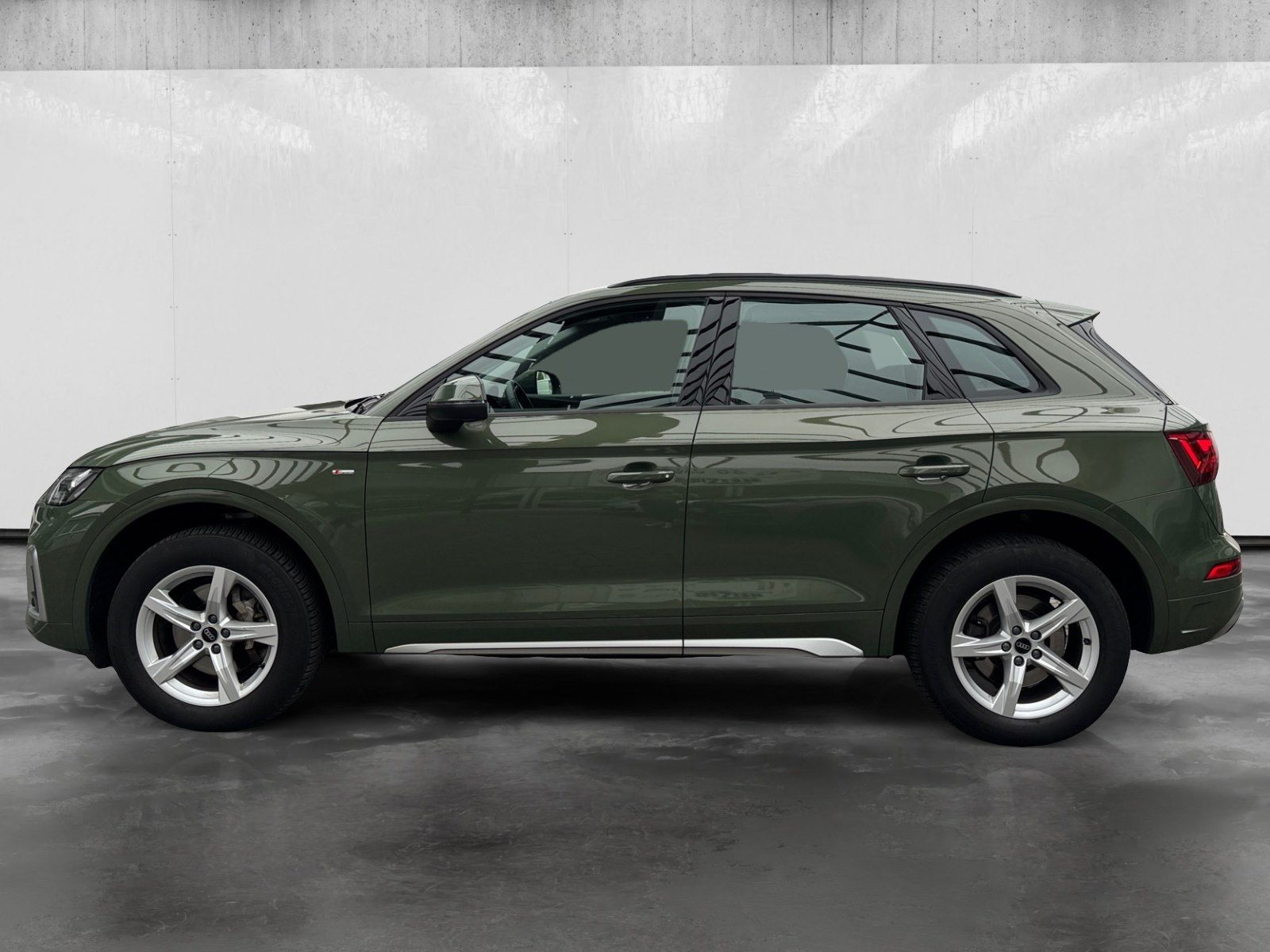 Audi Q5 2024 г. Зелёный, пробег 40995 км
