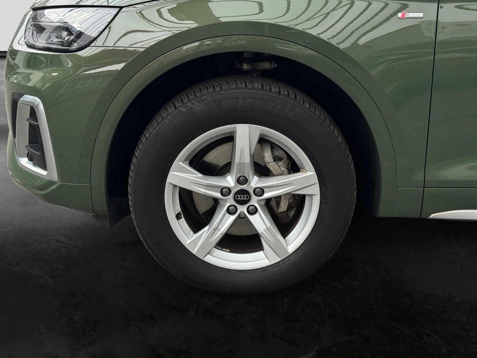 Audi Q5 2024 г. Зелёный, пробег 40995 км