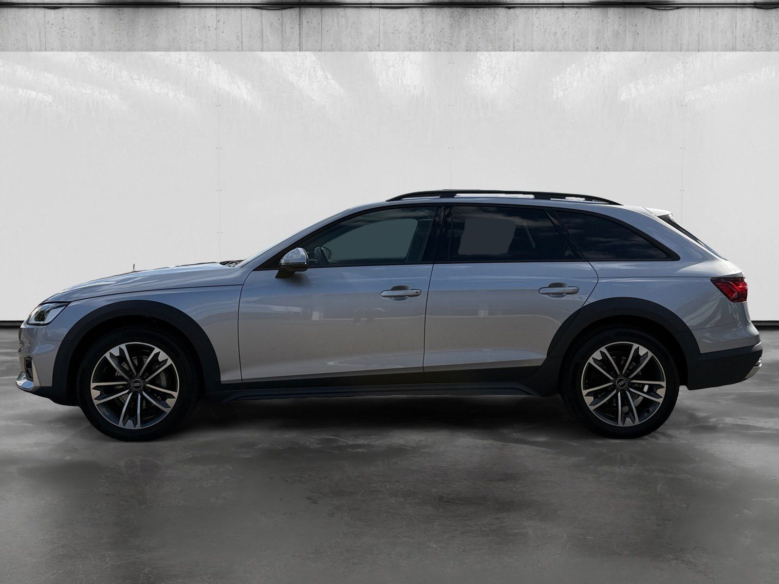 Audi A4 allroad 2022 г. Серебристый, пробег 47965 км