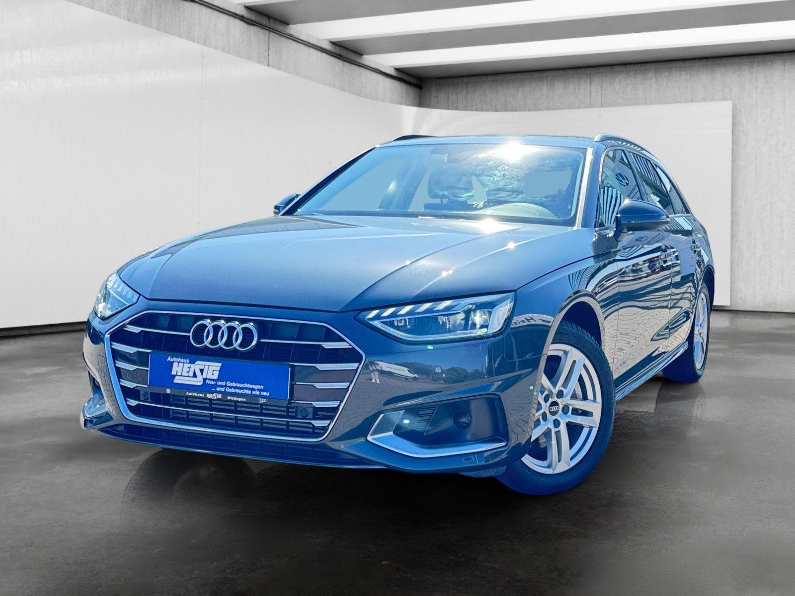 Audi A4 2022 г. Серый, пробег 40825 км