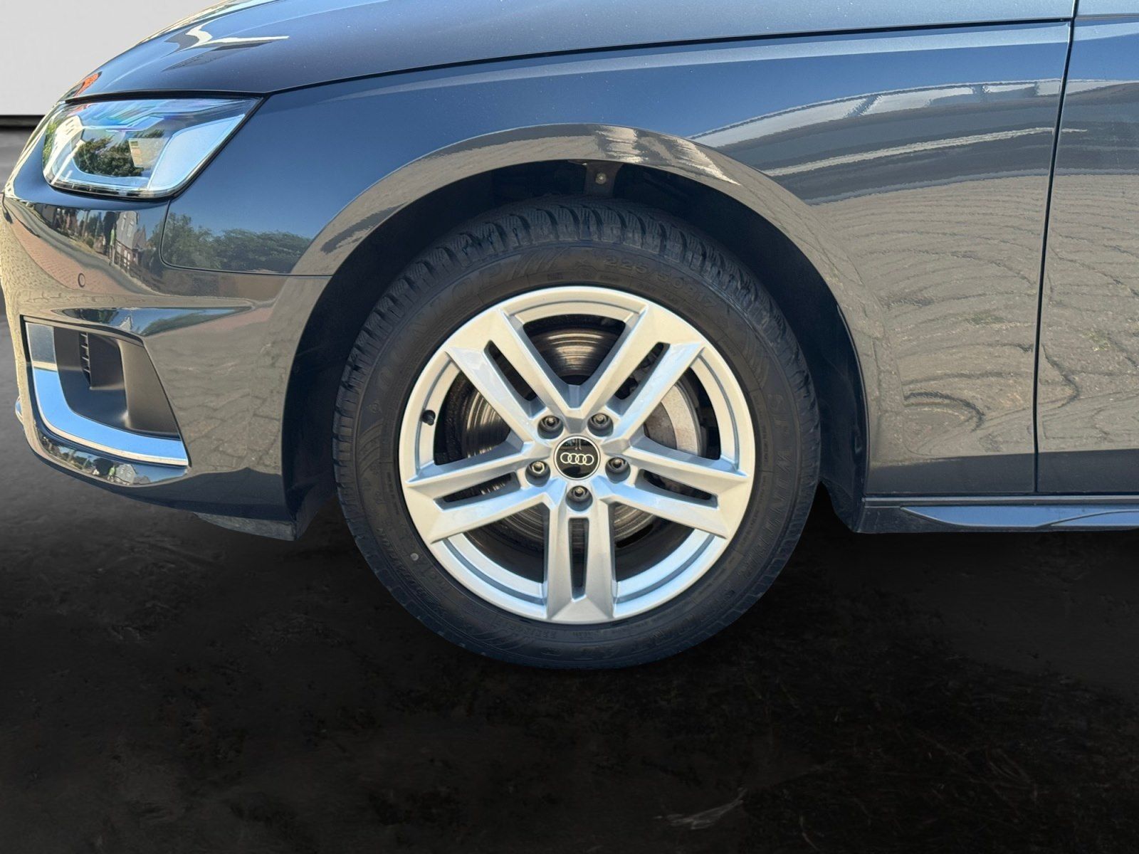 Audi A4 2022 г. Серый, пробег 40825 км