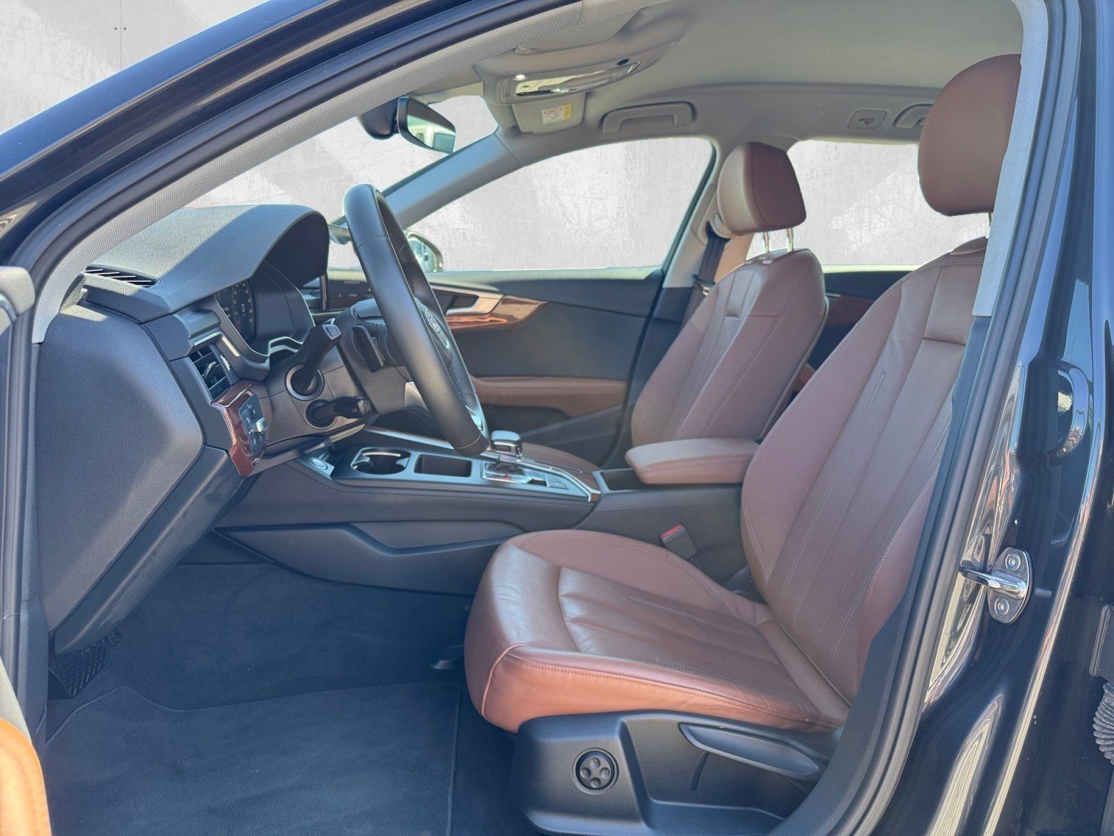 Audi A4 2022 г. Серый, пробег 40825 км