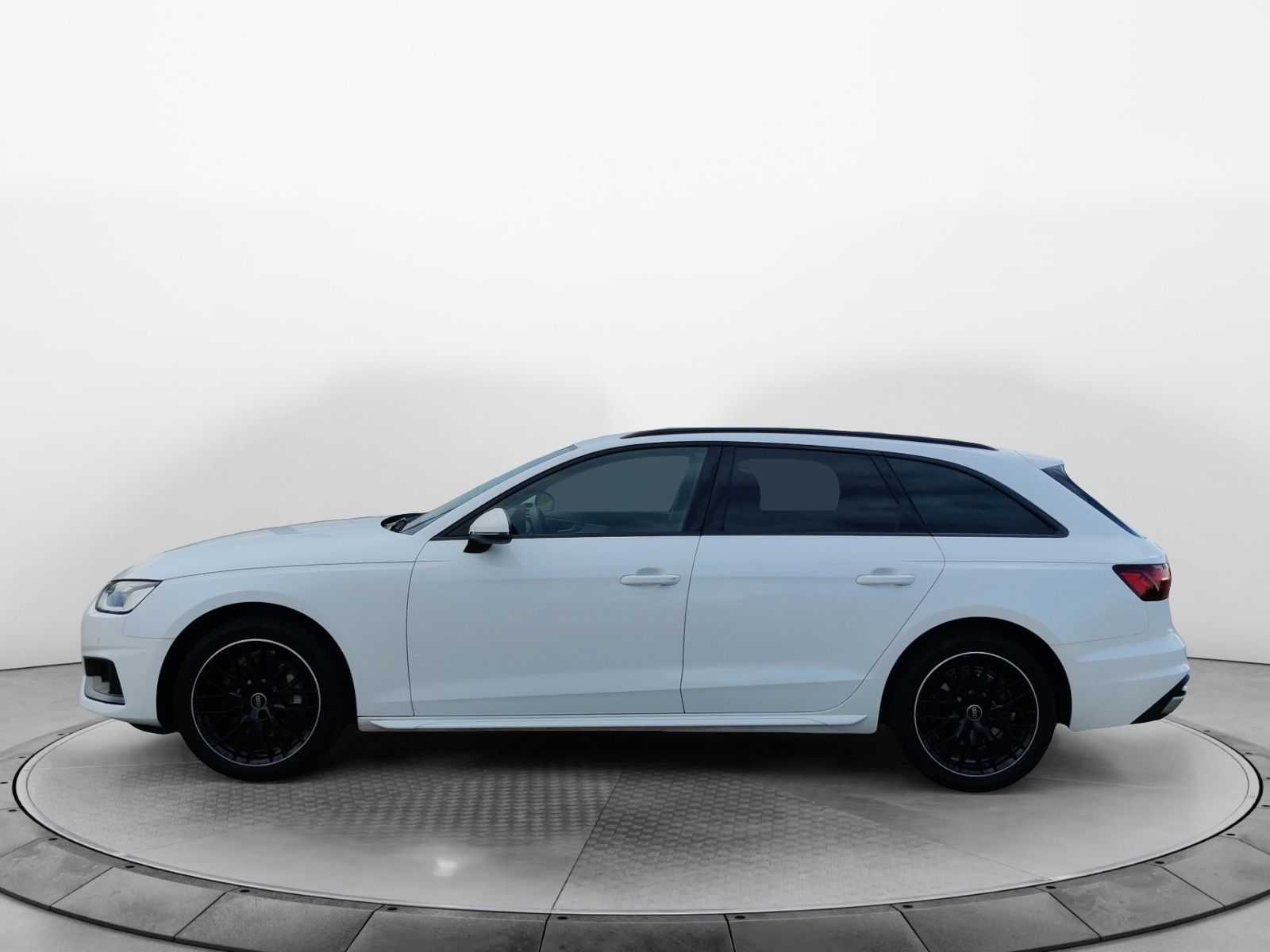 Audi A4 2023 г. Белый, пробег 44900 км