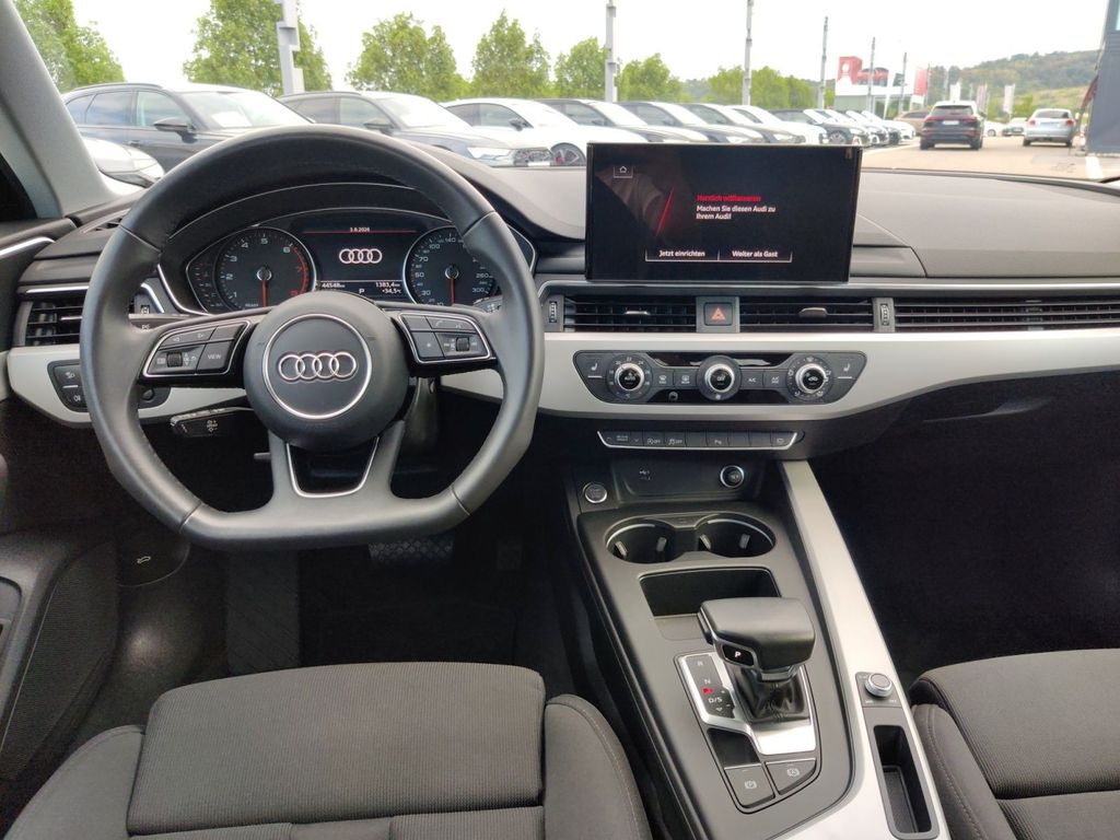 Audi A4 2023 г. Белый, пробег 44900 км