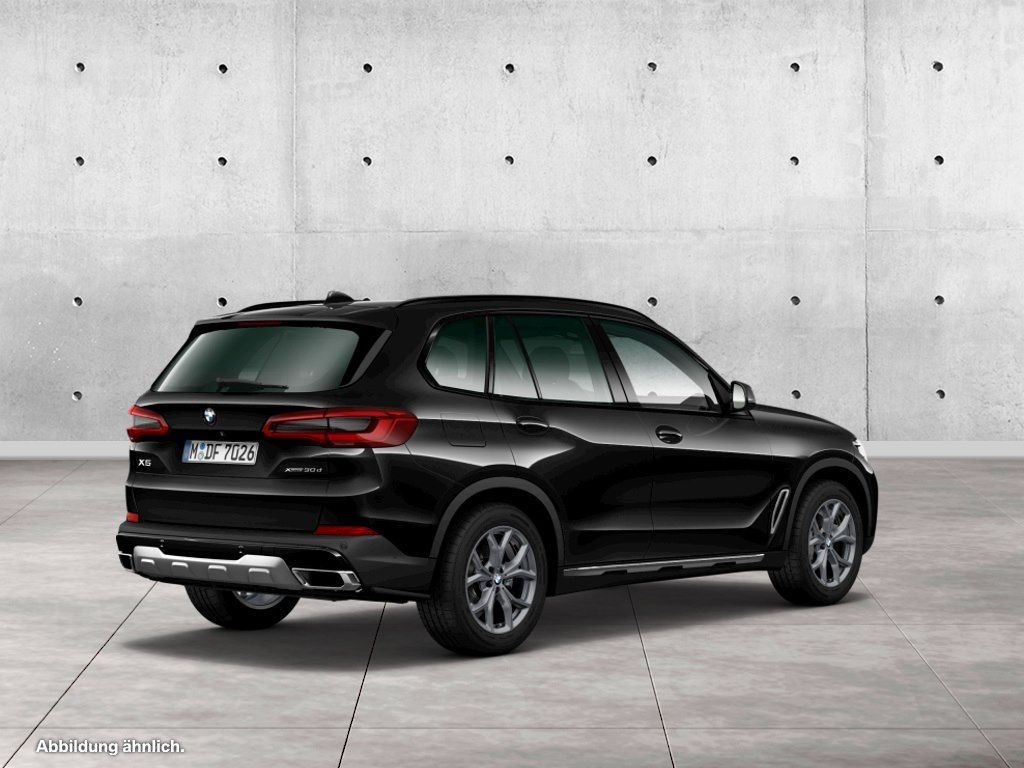 BMW X5 2022 г. Чёрный, пробег 57996 км