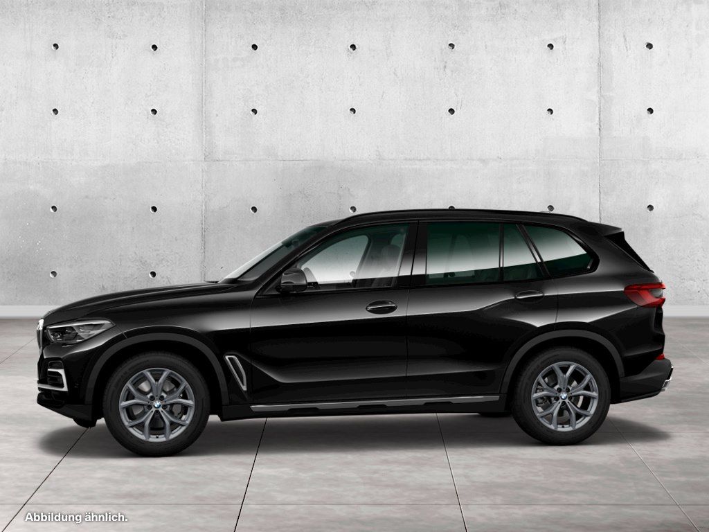 BMW X5 2022 г. Чёрный, пробег 57996 км