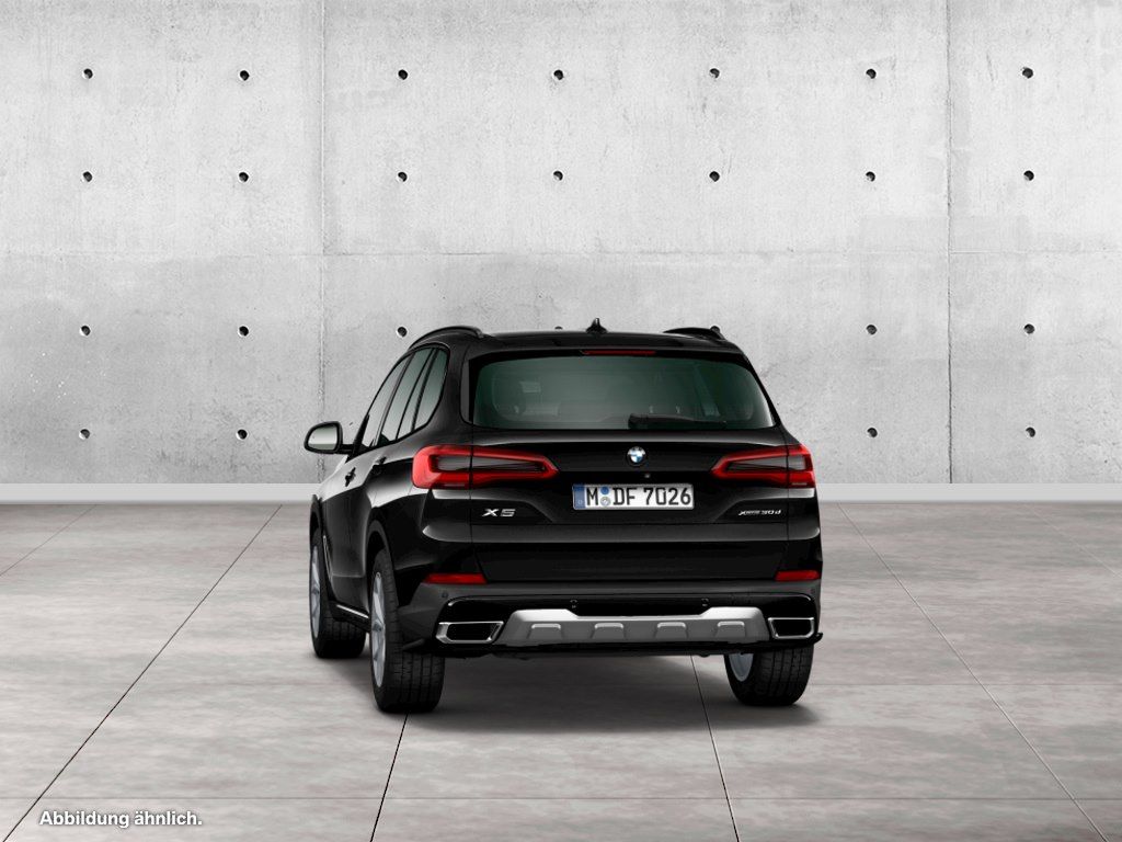BMW X5 2022 г. Чёрный, пробег 57996 км