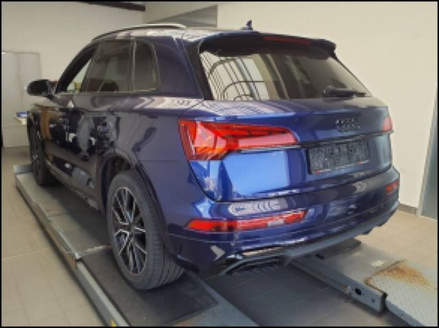 Audi Q5 2023 г. Синий, пробег 53580 км