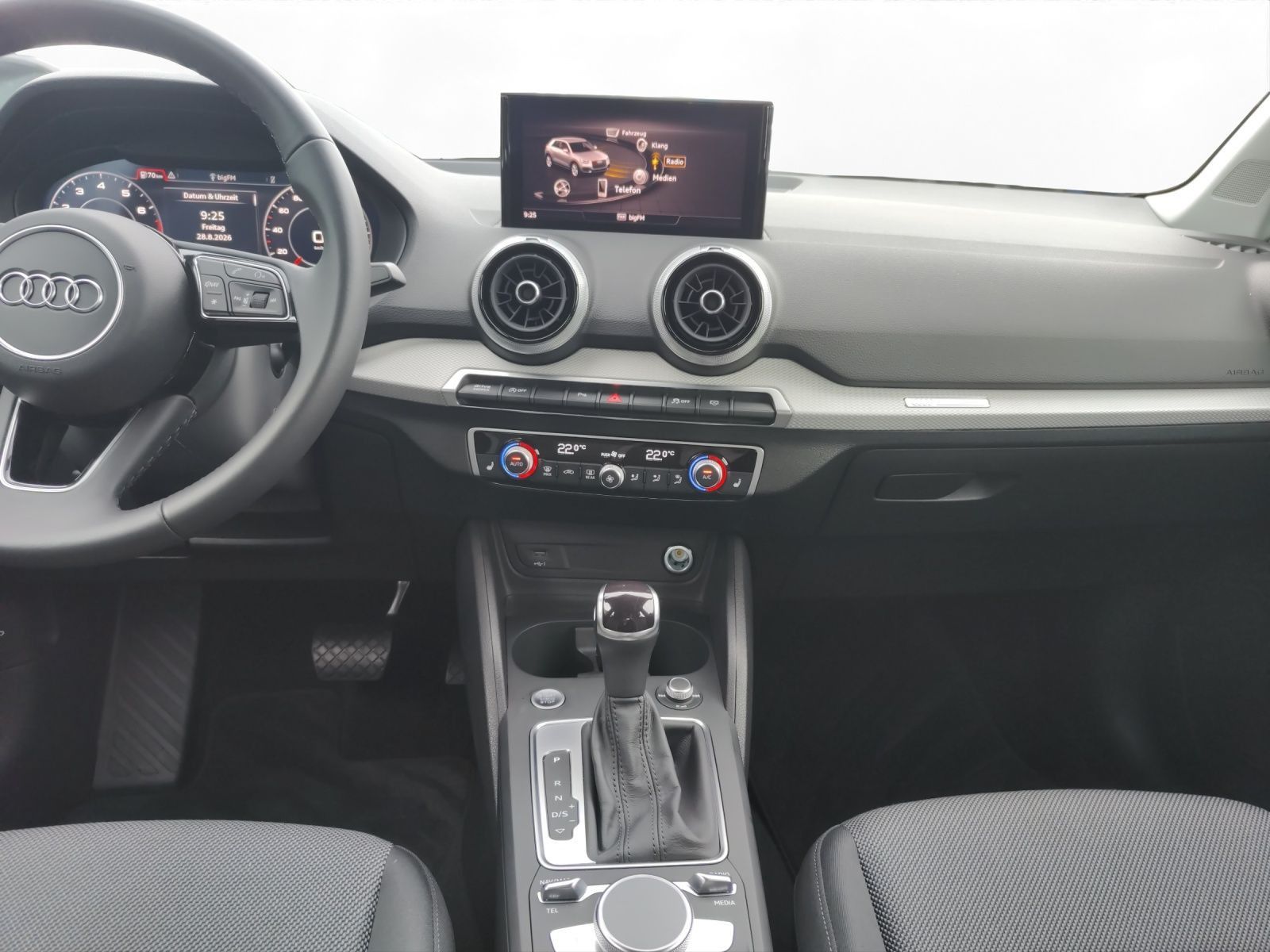 Audi Q2 2023 г. Чёрный, пробег 41300 км